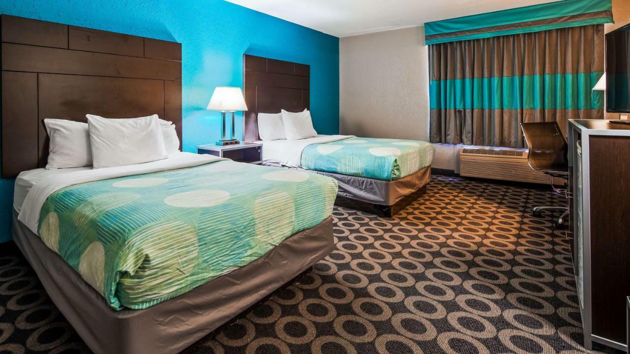 Travelodge By Wyndham San Antonio Downtown Northeast Extérieur photo